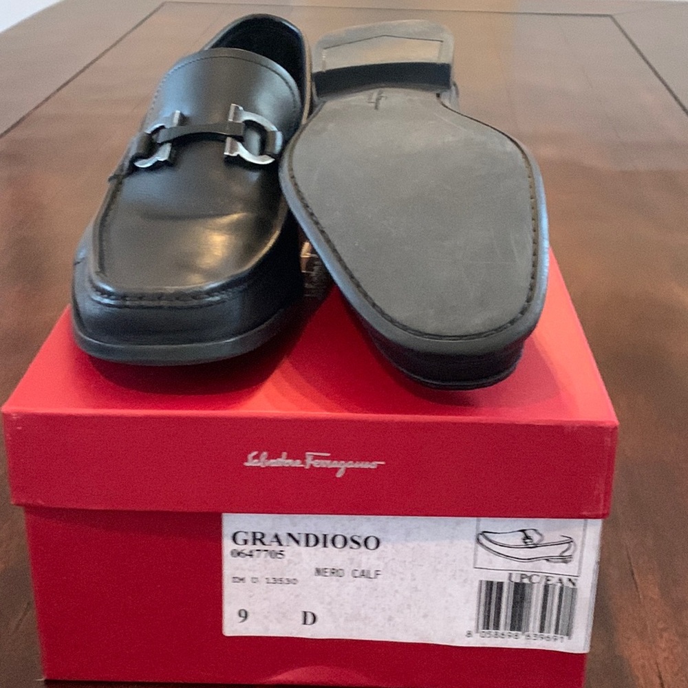 Salvatore Ferragamo Black Grandioso size 9